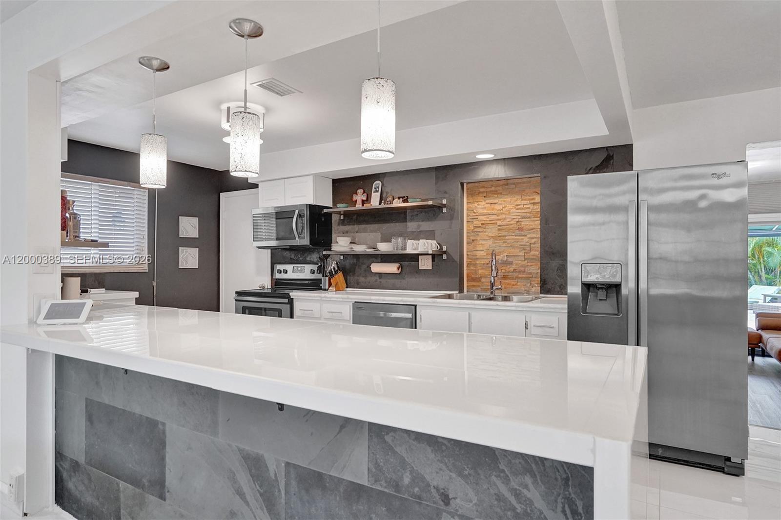 HOLLYWOOD LAKES SECTION - Residential