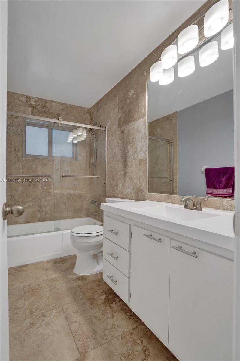 HOLLYWOOD LAKES SECTION - Residential