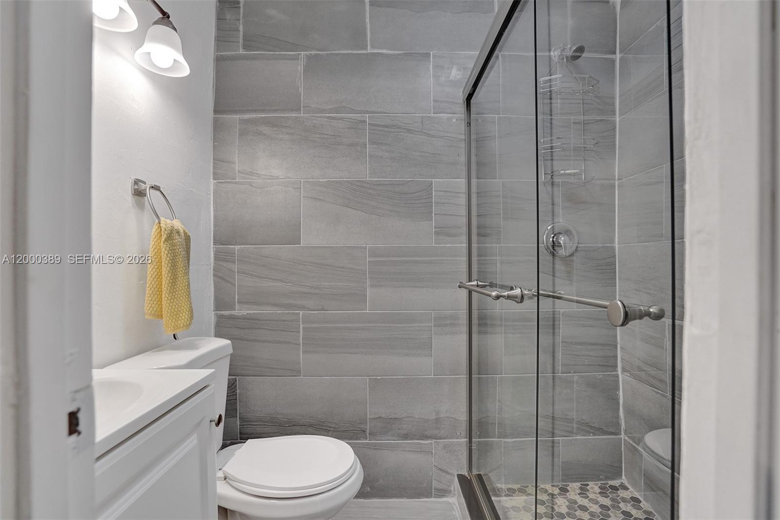 HOLLYWOOD LAKES SECTION - Residential