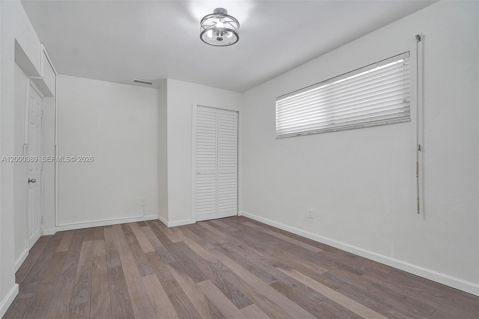 HOLLYWOOD LAKES SECTION - Residential