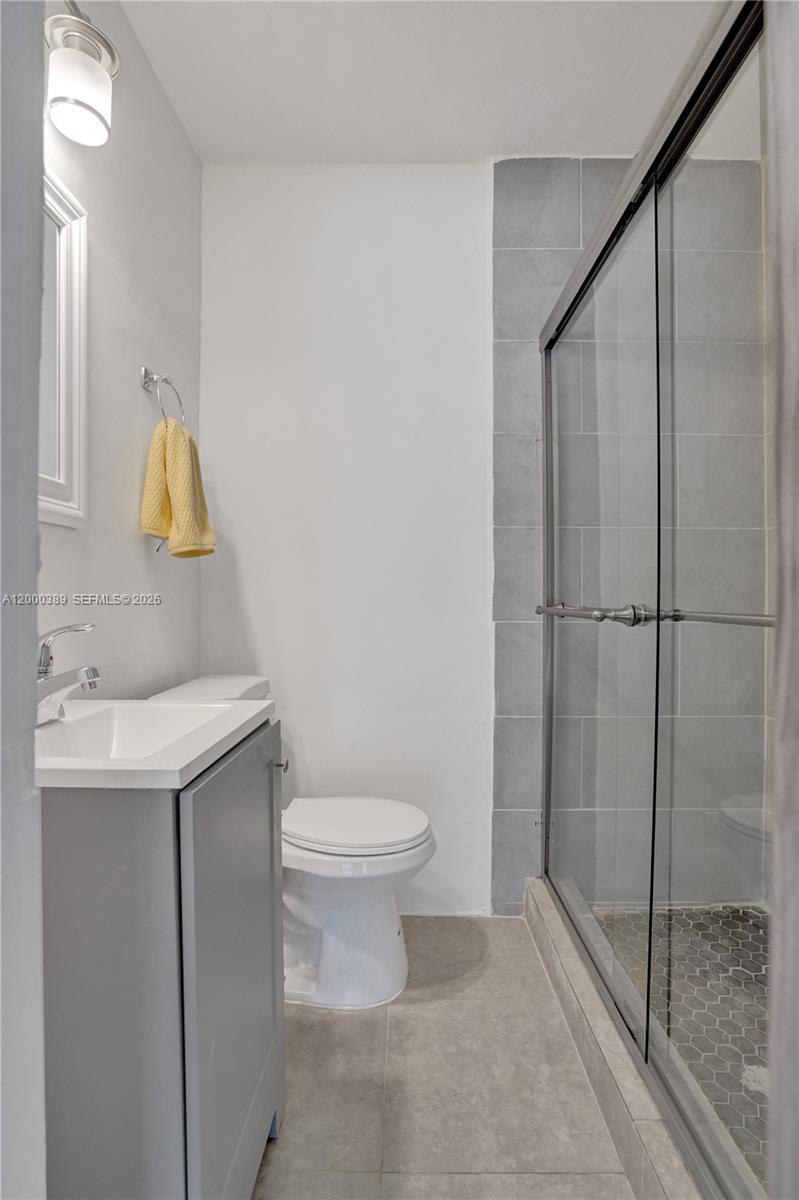 HOLLYWOOD LAKES SECTION - Residential