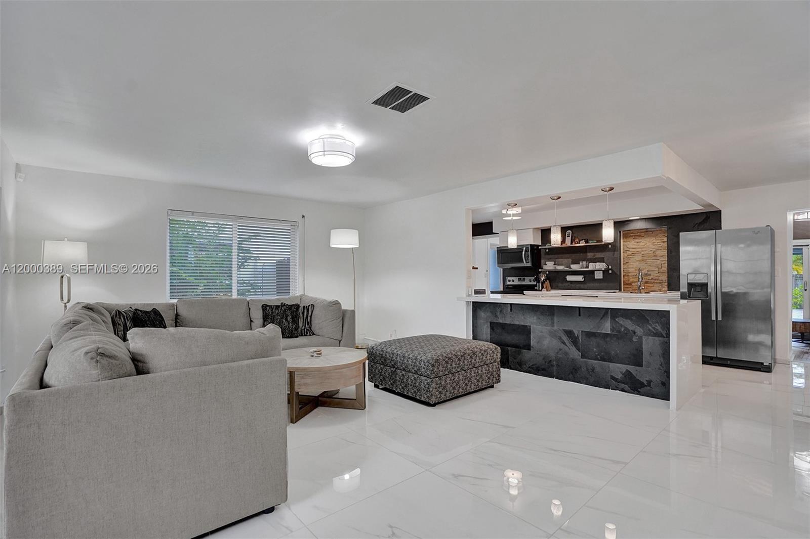 HOLLYWOOD LAKES SECTION - Residential