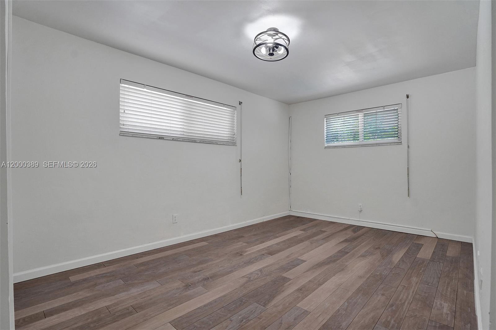 HOLLYWOOD LAKES SECTION - Residential