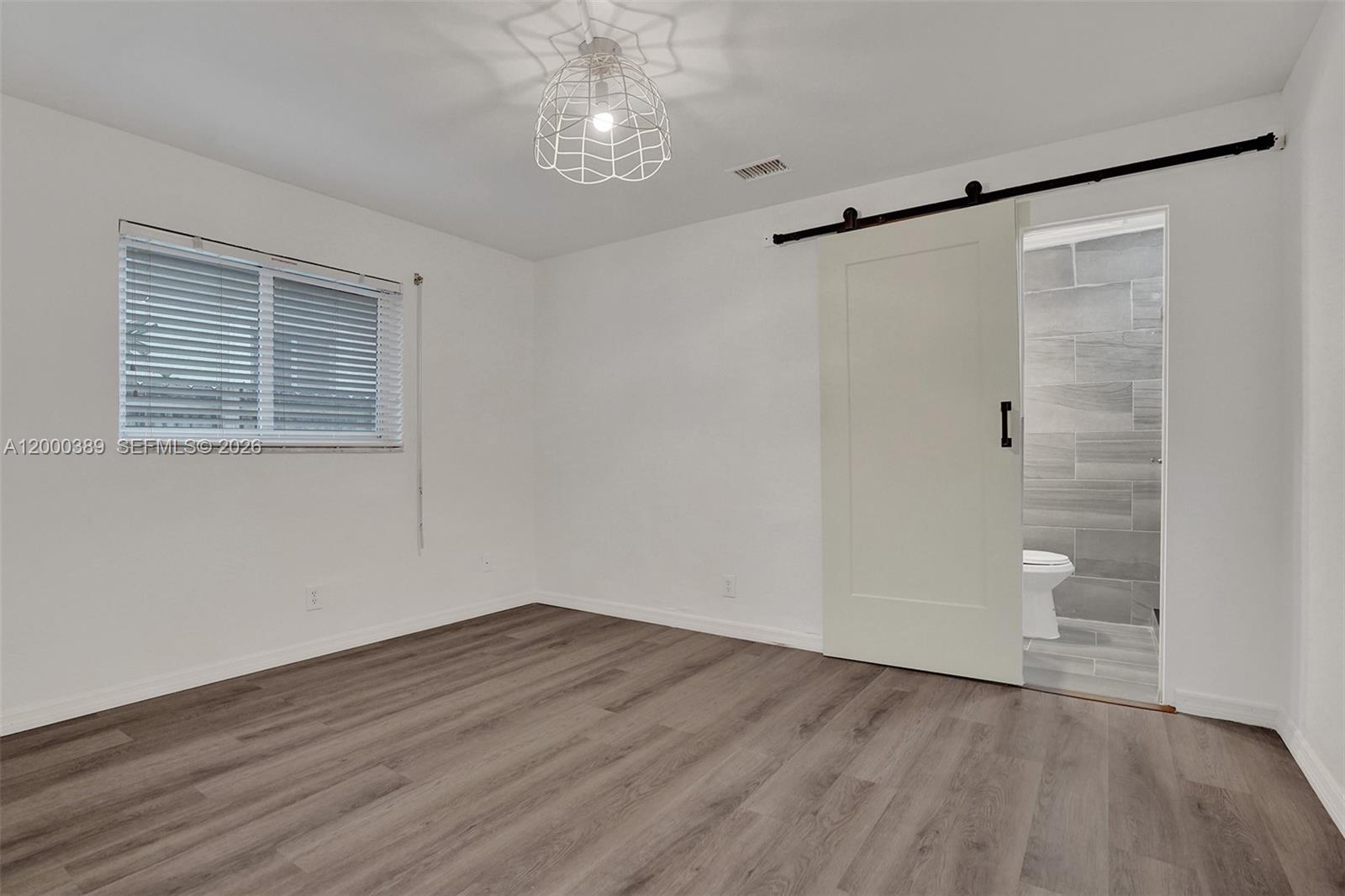 HOLLYWOOD LAKES SECTION - Residential