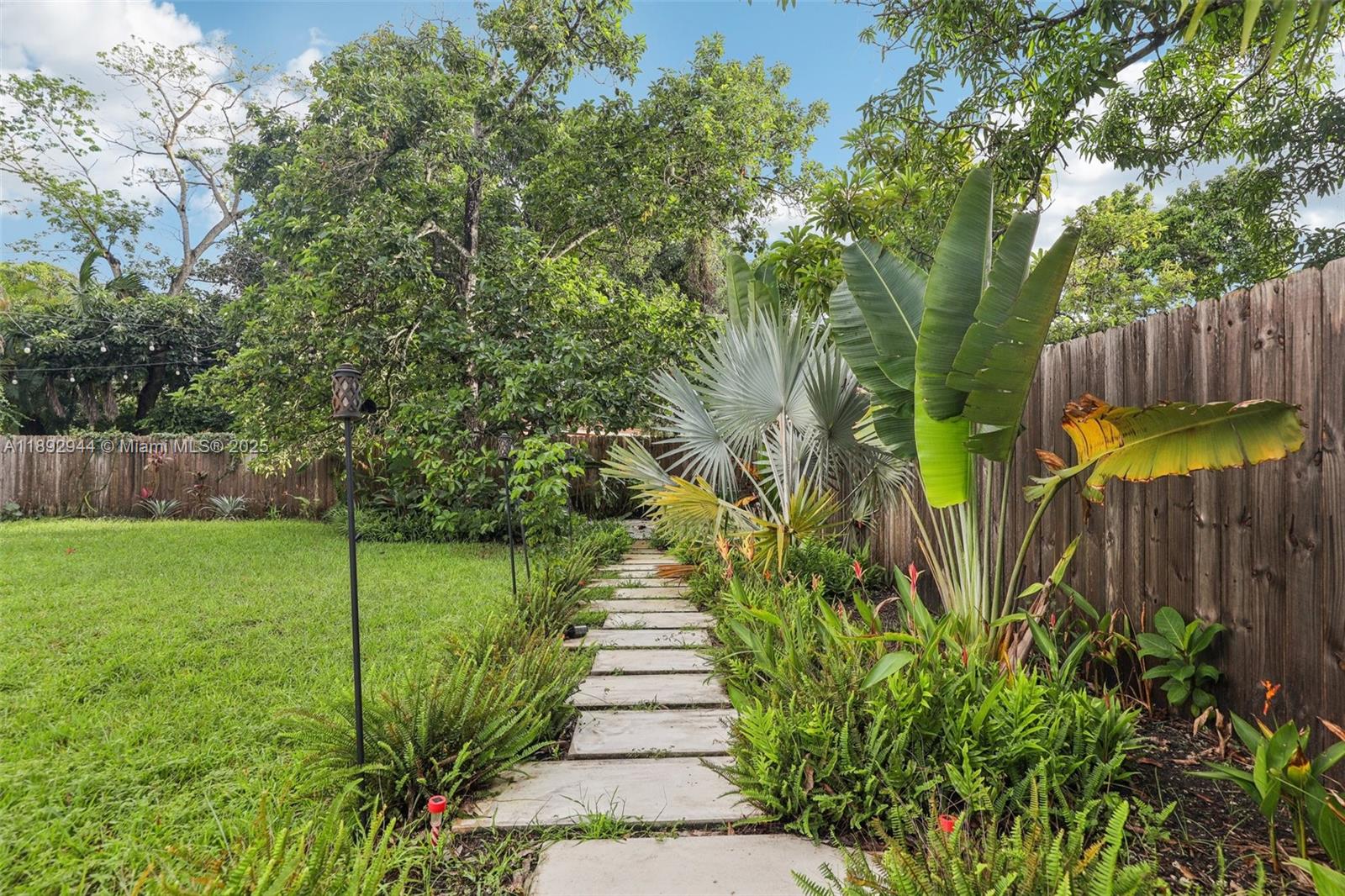 OVERBROOK SHORES NO 3 - Residential