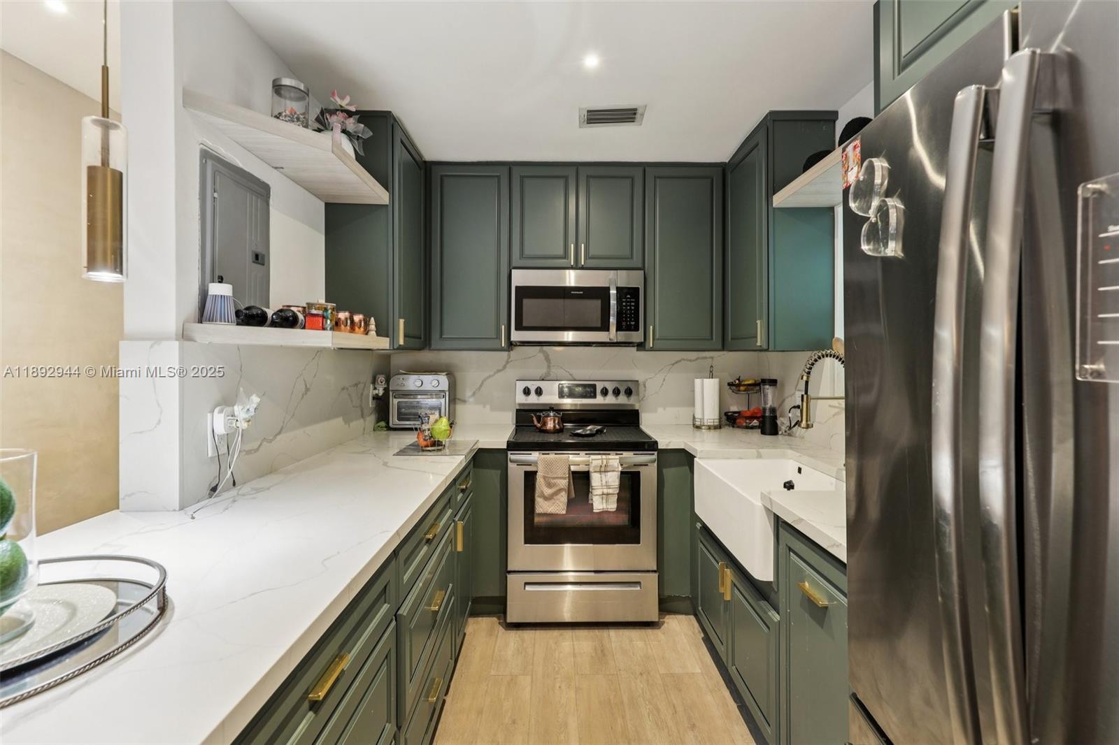 OVERBROOK SHORES NO 3 - Residential