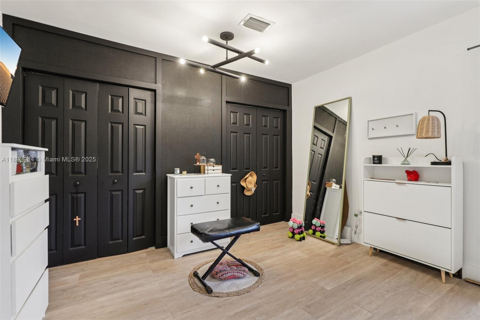 OVERBROOK SHORES NO 3 - Residential