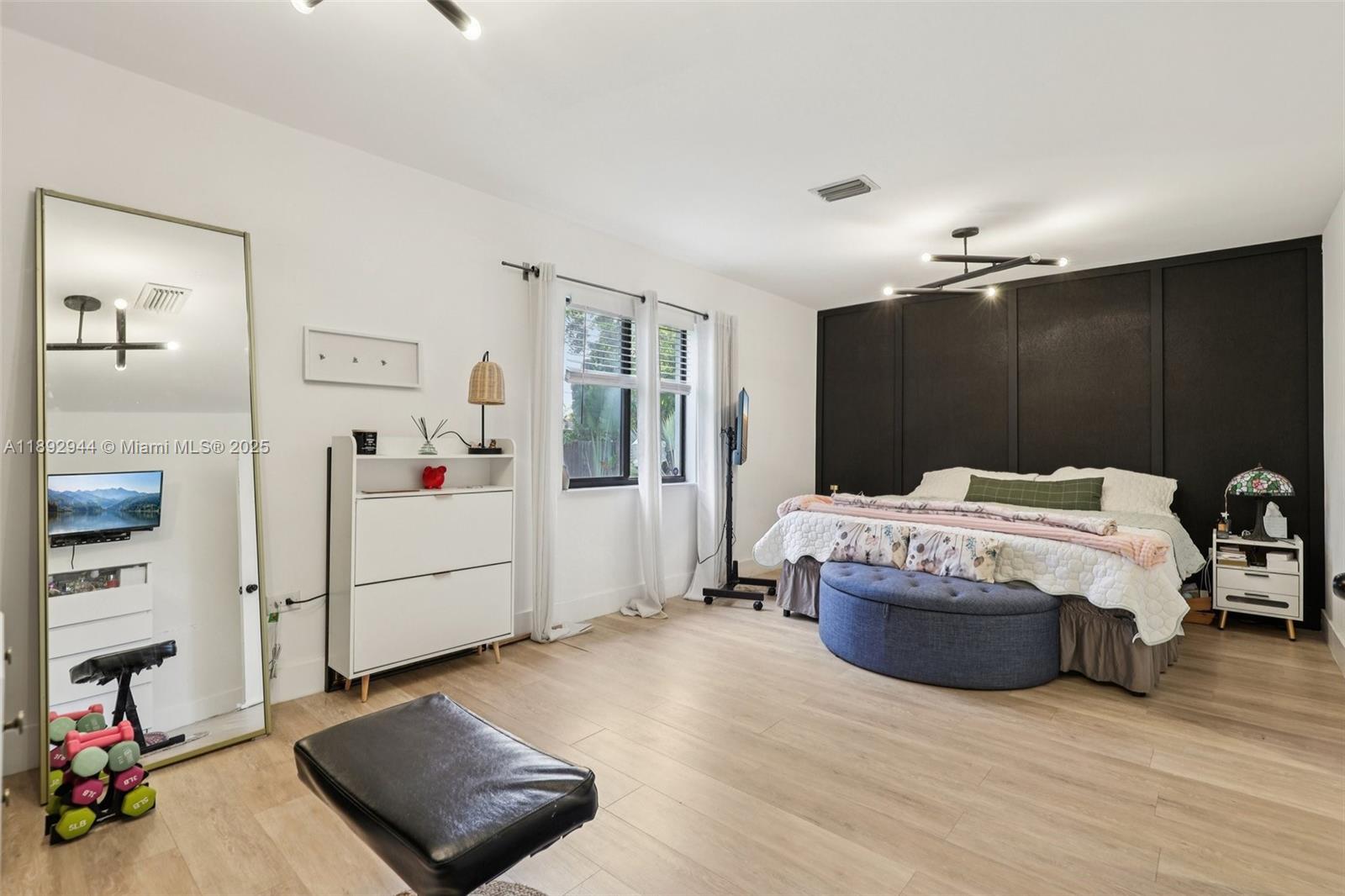 OVERBROOK SHORES NO 3 - Residential