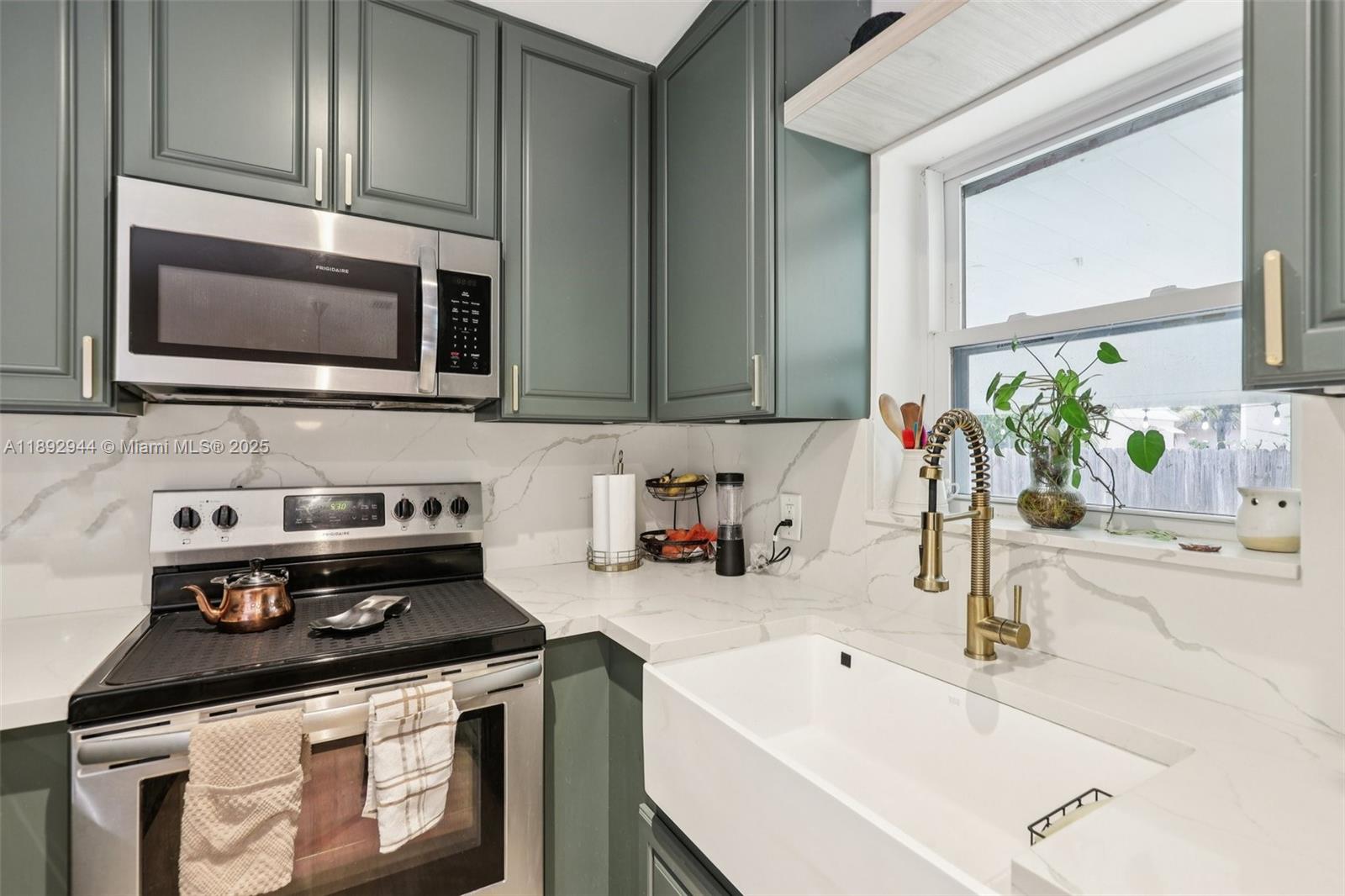 OVERBROOK SHORES NO 3 - Residential
