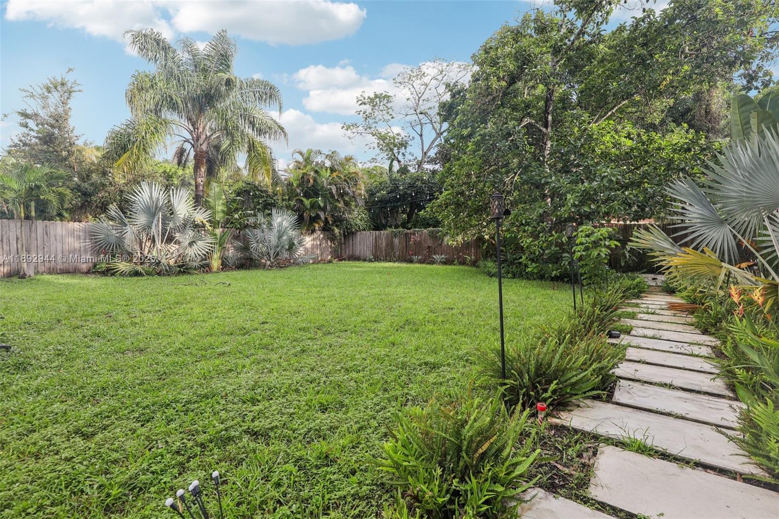 OVERBROOK SHORES NO 3 - Residential