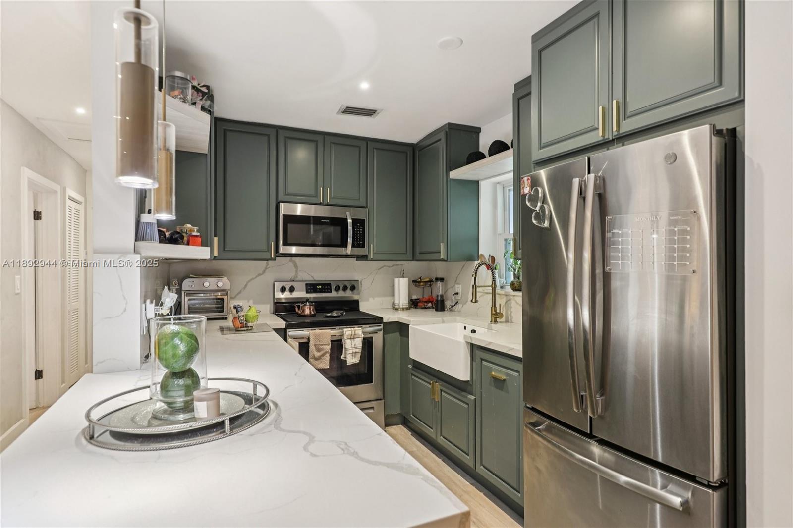 OVERBROOK SHORES NO 3 - Residential