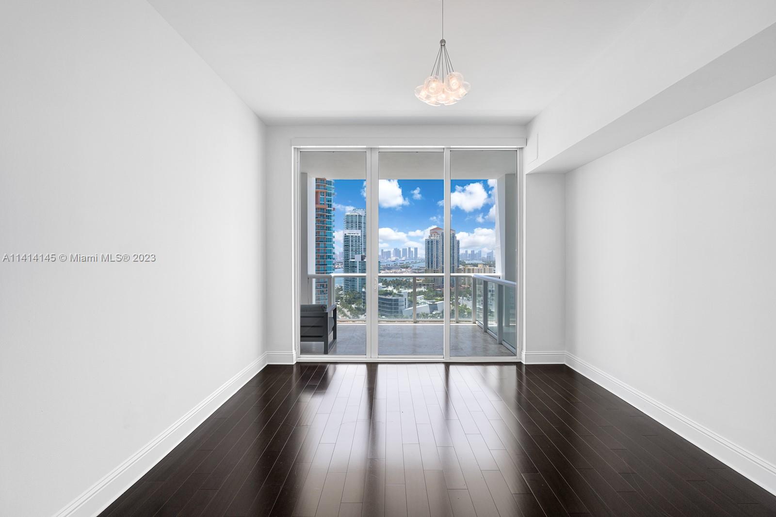 CONTINUUM ON SOUTH BEACH - Residential