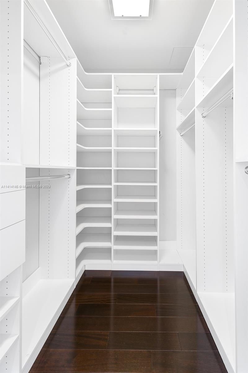 CONTINUUM ON SOUTH BEACH - Residential