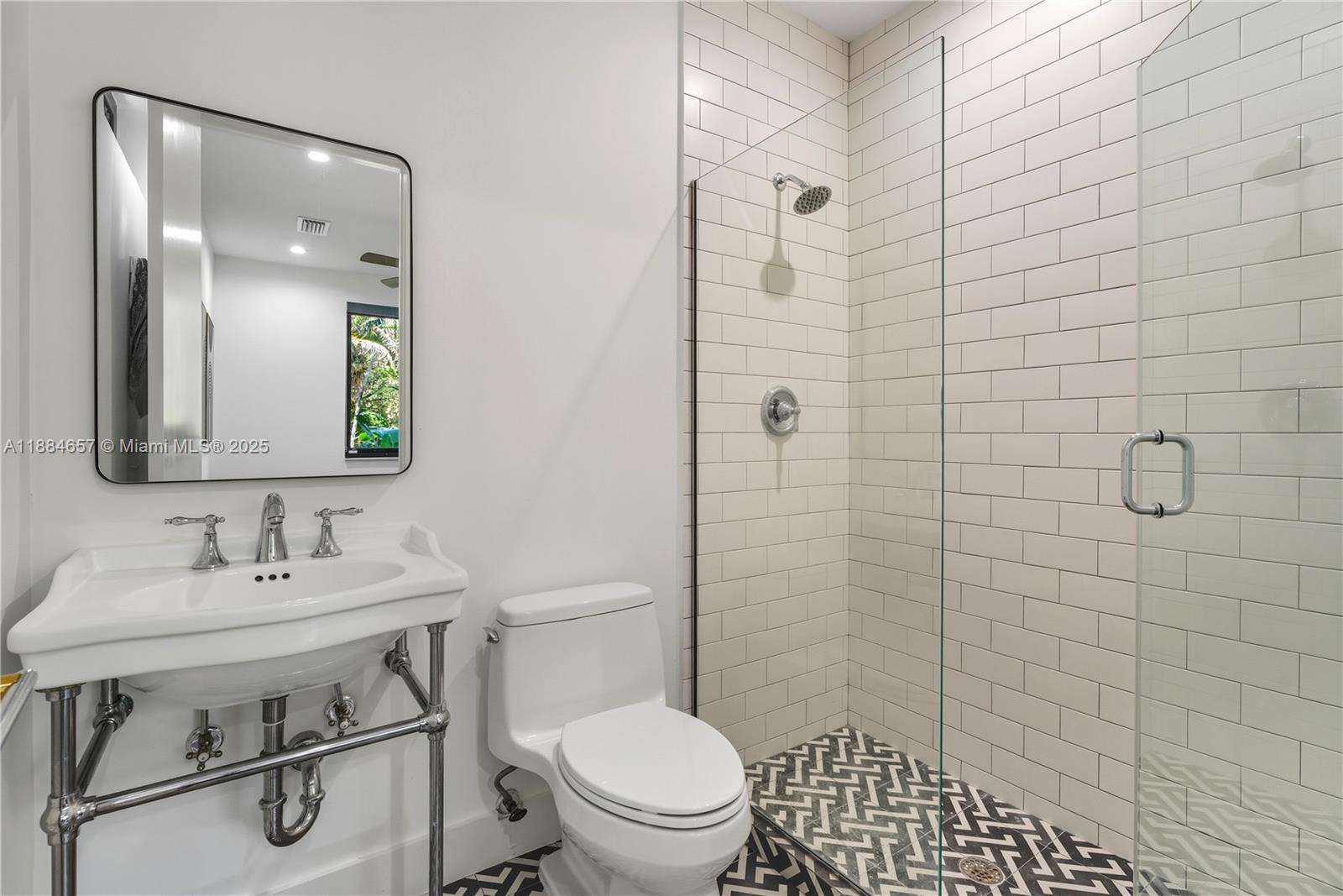 EAST UTOPIA - Residential Lease