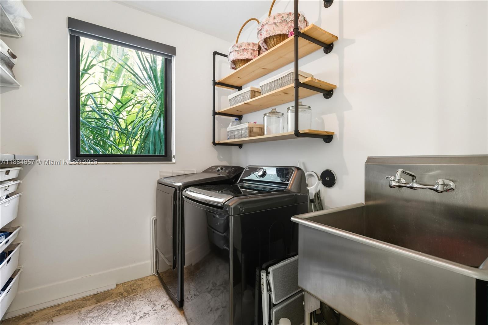EAST UTOPIA - Residential Lease