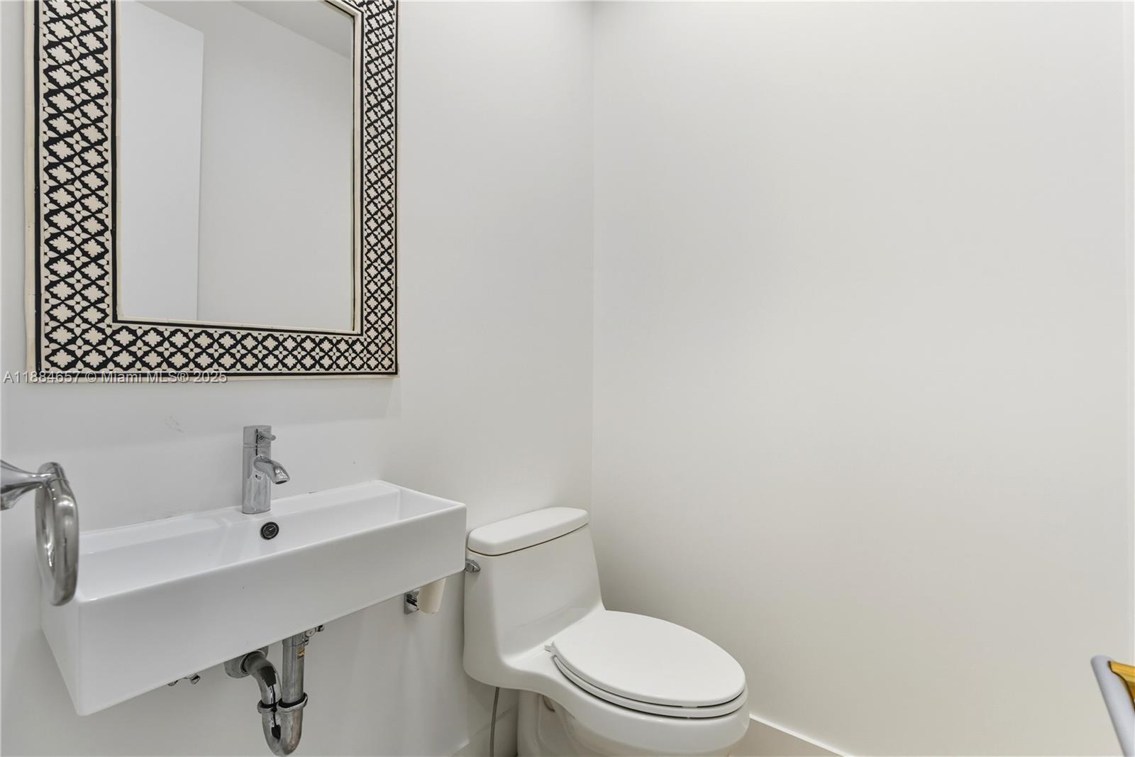 EAST UTOPIA - Residential Lease