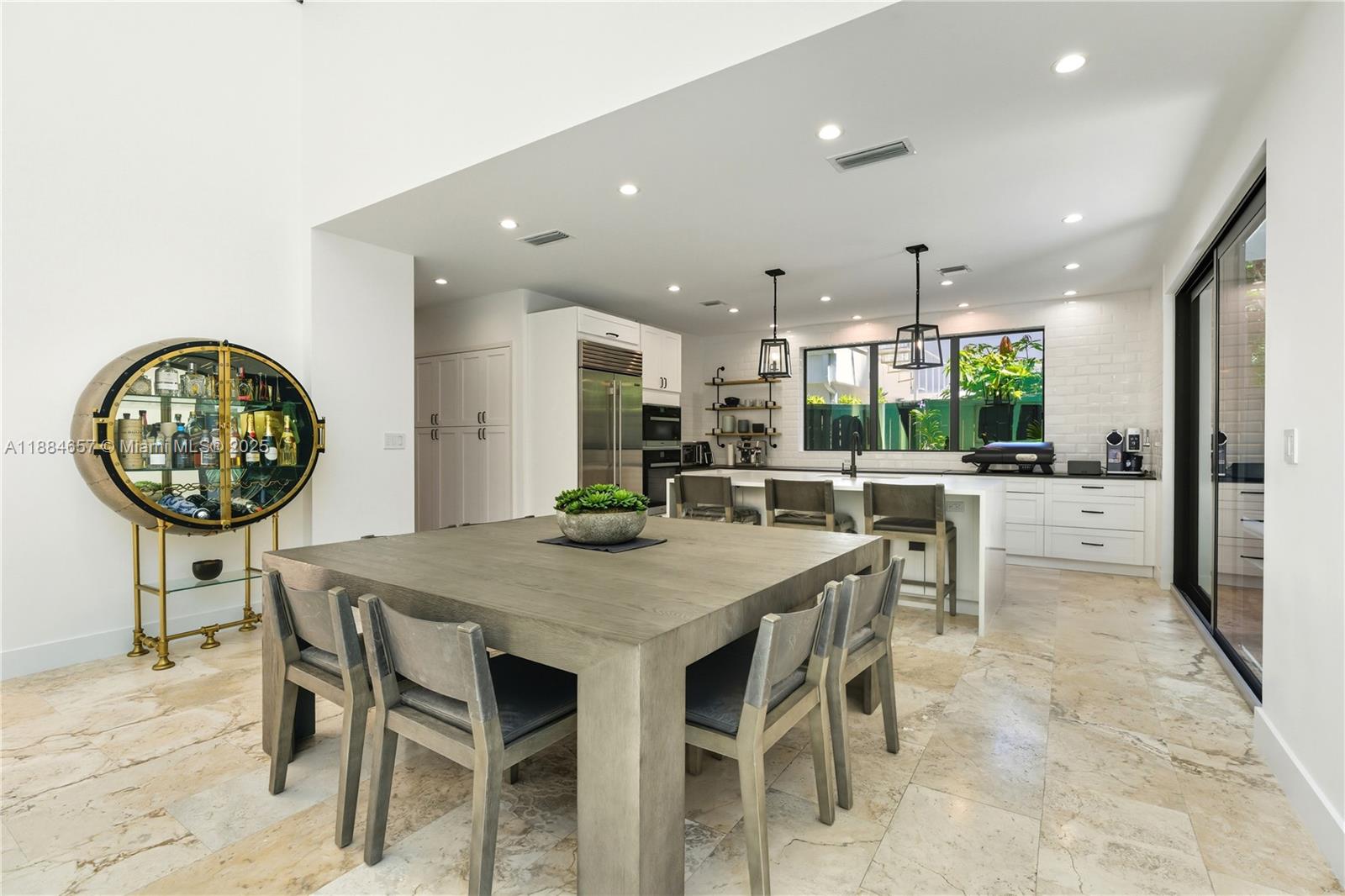 EAST UTOPIA - Residential Lease
