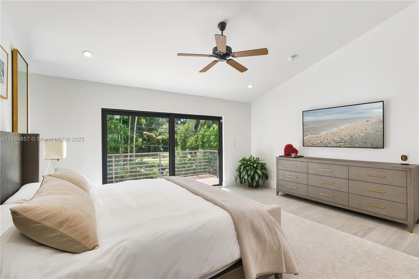 EAST UTOPIA - Residential Lease