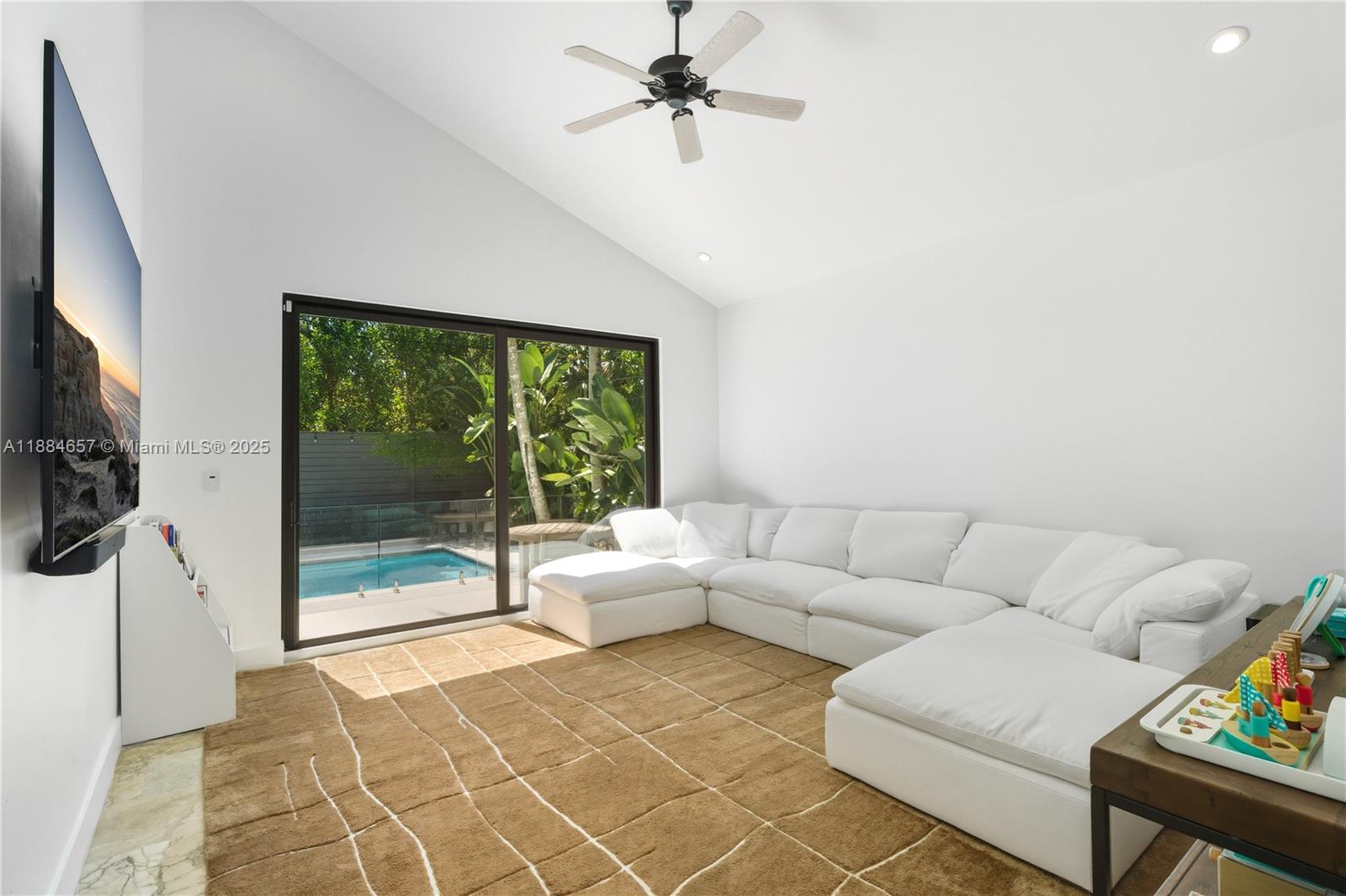 EAST UTOPIA - Residential Lease