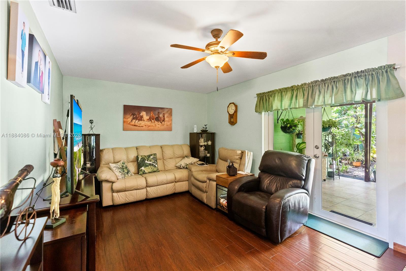 CUTLER RIDGE PINES - Residential