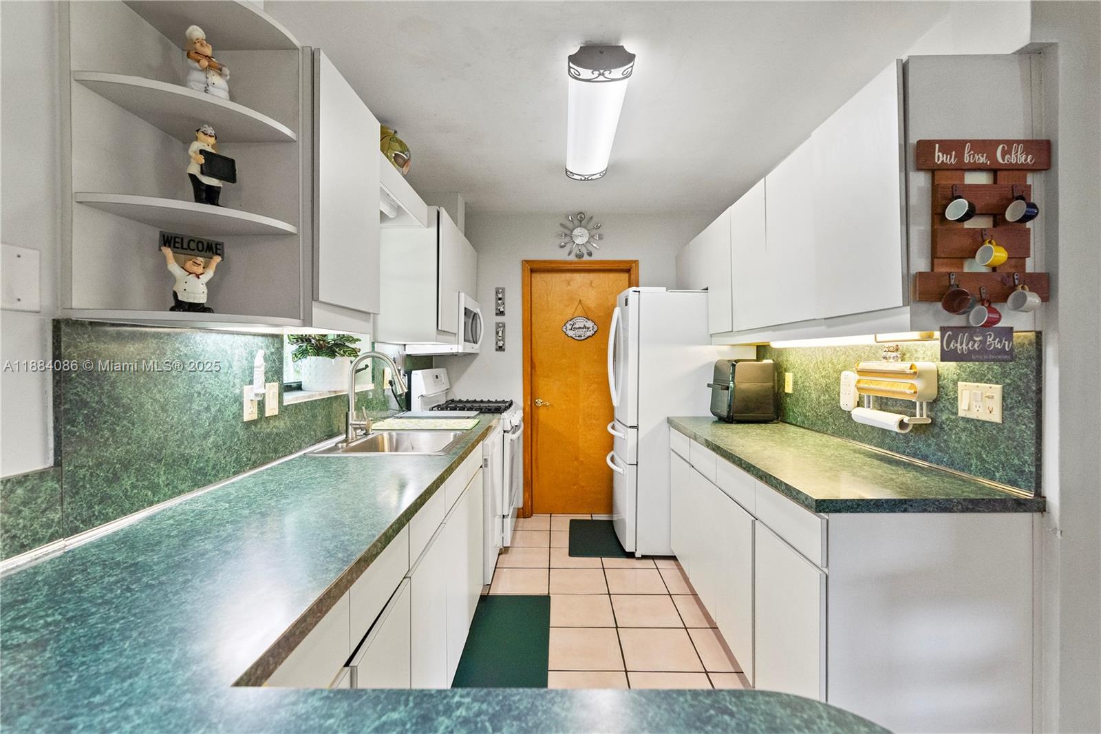 CUTLER RIDGE PINES - Residential