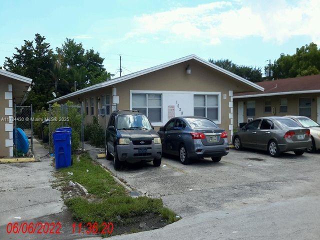 This quadplex is, priced to sell! It features one unit with 2 bedrooms and 2 bathrooms, along with three units offering 1 bedroom and 1 bathroom each. Currently rented out, there's great potential to increase rental income or occupy one unit while renting out the others. This property is for sale along with other adjacent properties, all competitively priced. Do not miss out on this opportunity.