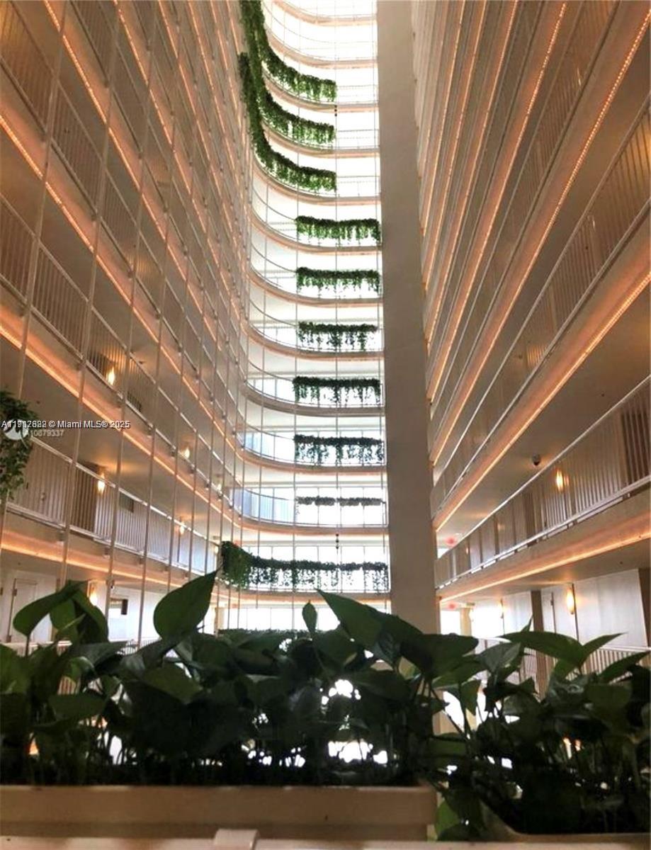 VENETIA CONDO - Residential