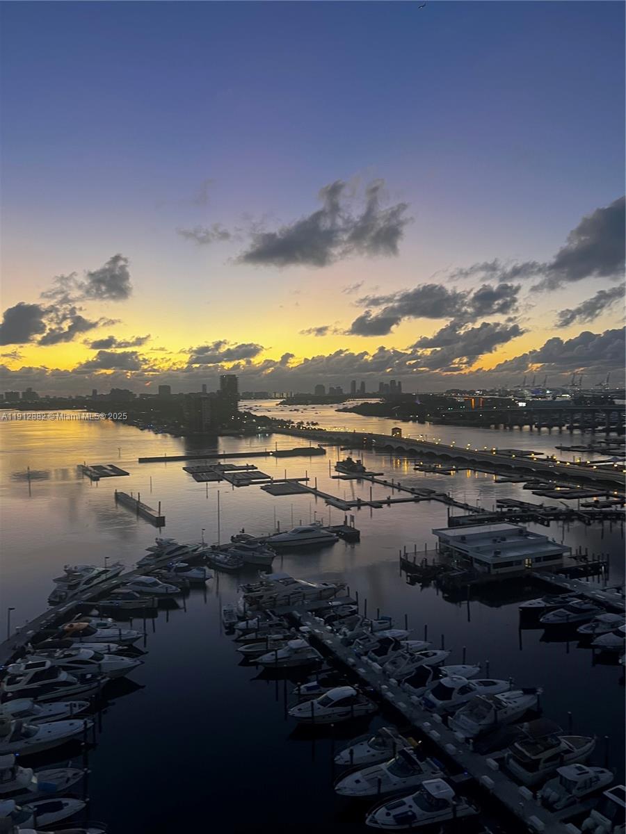 VENETIA CONDO - Residential