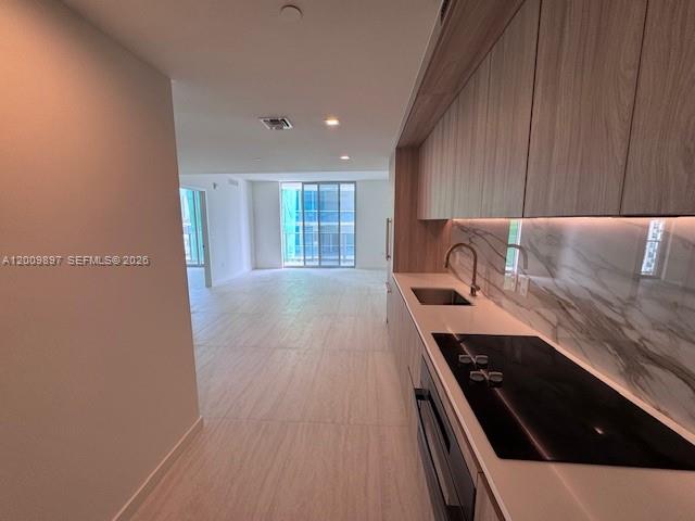 77 SE 5 ST 1806