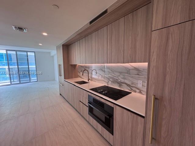77 SE 5 ST 1806