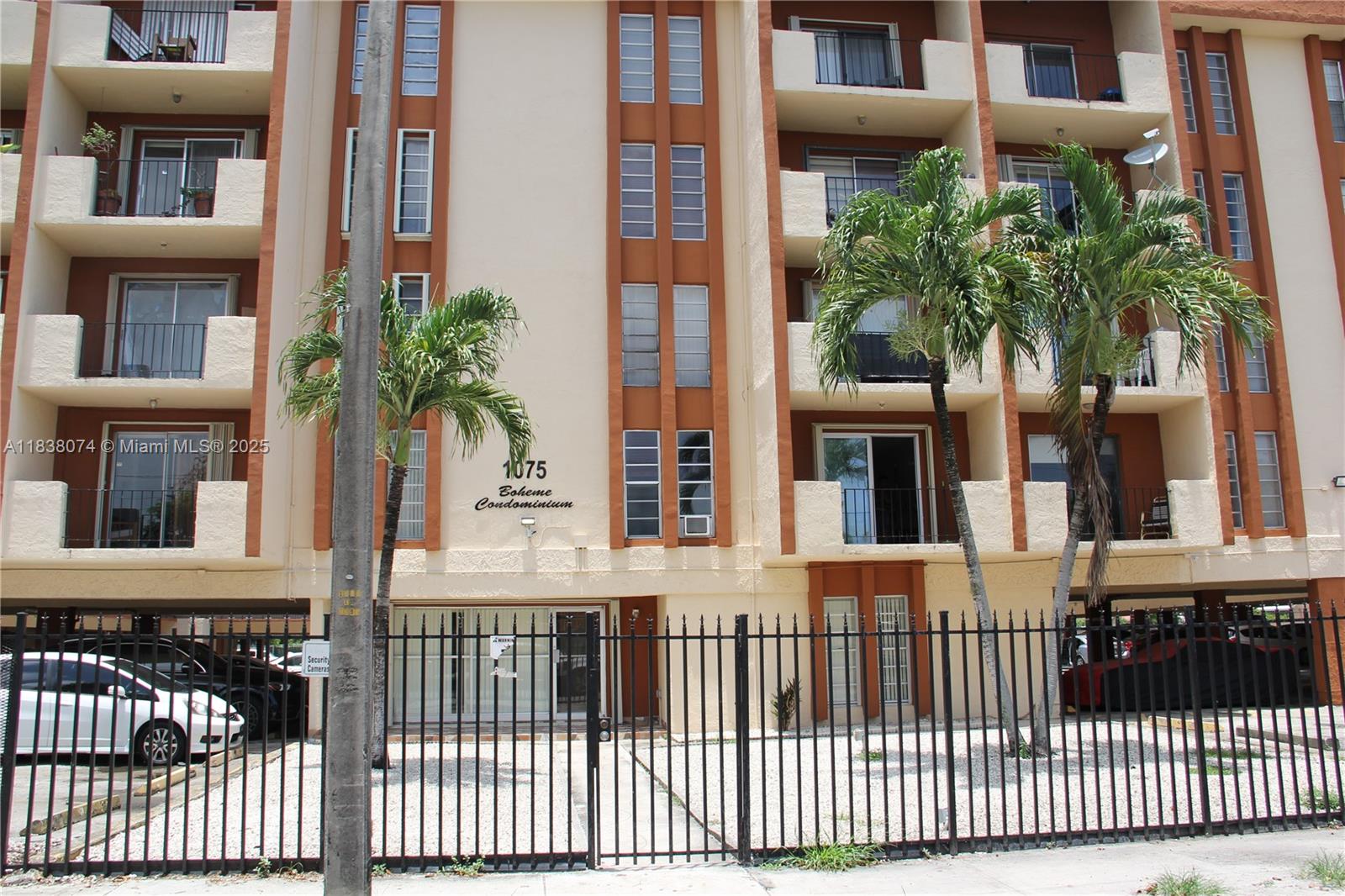 Beautifully updated 2-bedroom, 1-bathroom corner apartment in the heart of Hialeah. This bright and inviting unit features a remodeled kitchen with modern cabinetry and stainless steel appliances, including a refrigerator and microwave. Enjoy the convenience of a new in-unit washer and dryer.
Located in a great, family-friendly neighborhood near schools, shopping centers, dining options, parks and major highways.