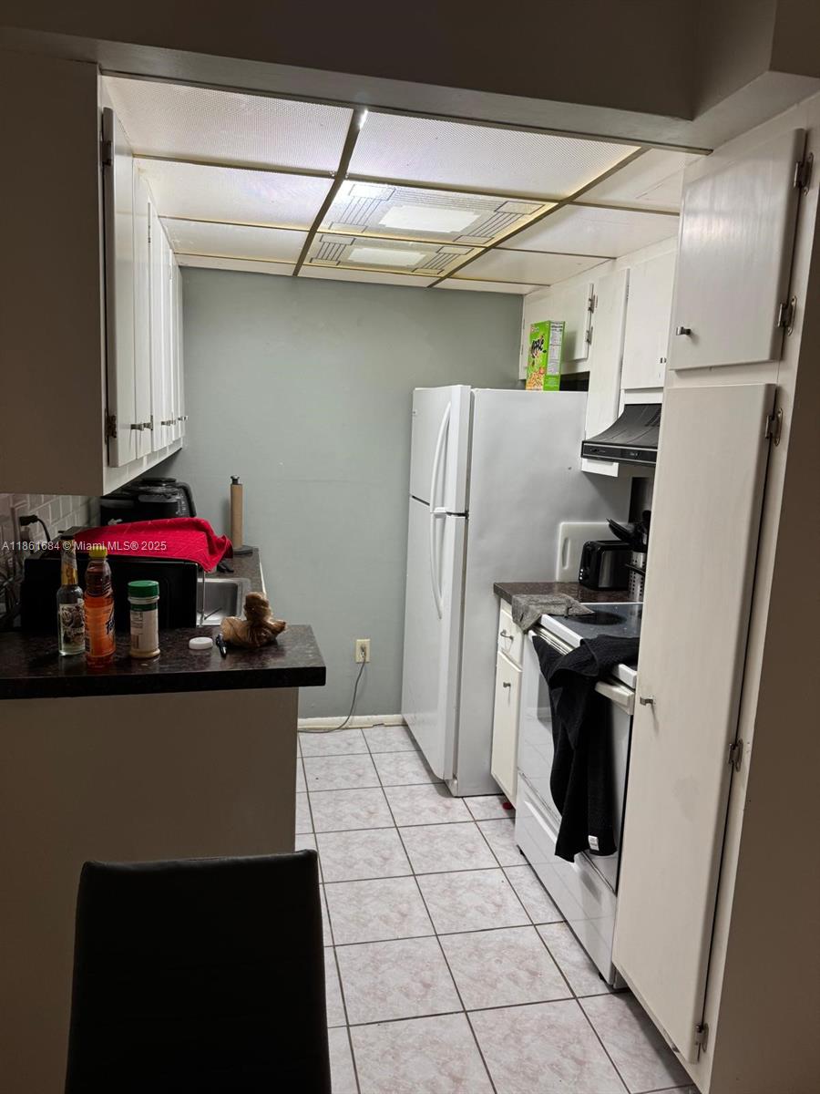 10794 N Kendall Dr B13