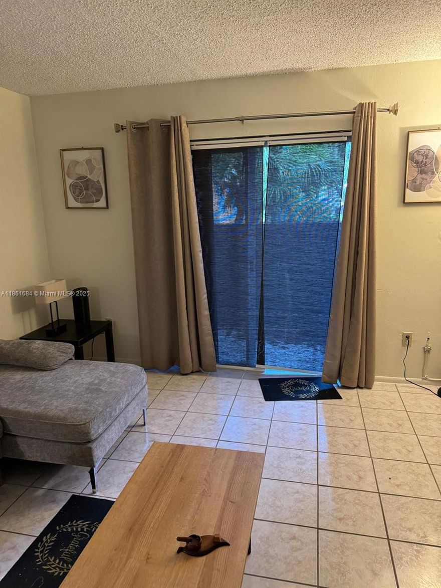 Wonderful opportunity to own a 1/1 cozy unit in coveted Spanish Trace, conveniently located next to major shopping, schools, and highways. Do not miss this opportunity. Priced to sell! Unit can be rented immediately!