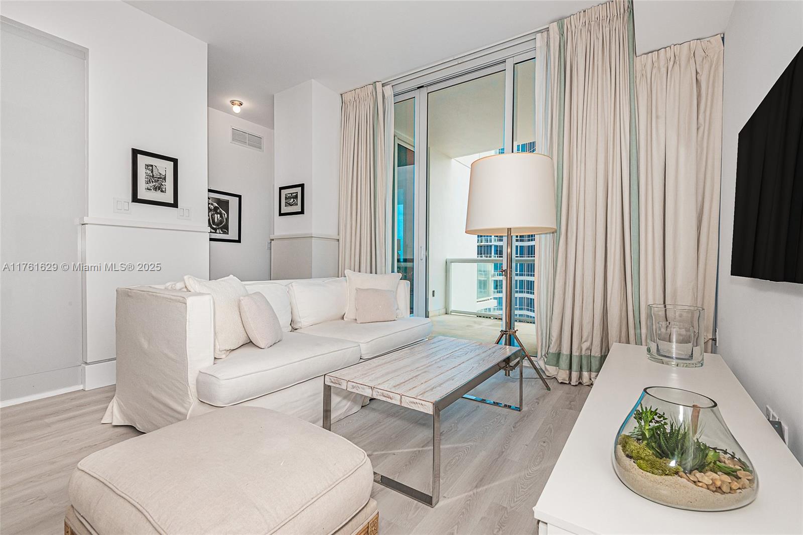 CONTINUUM ON SOUTH BEACH - Residential Lease
