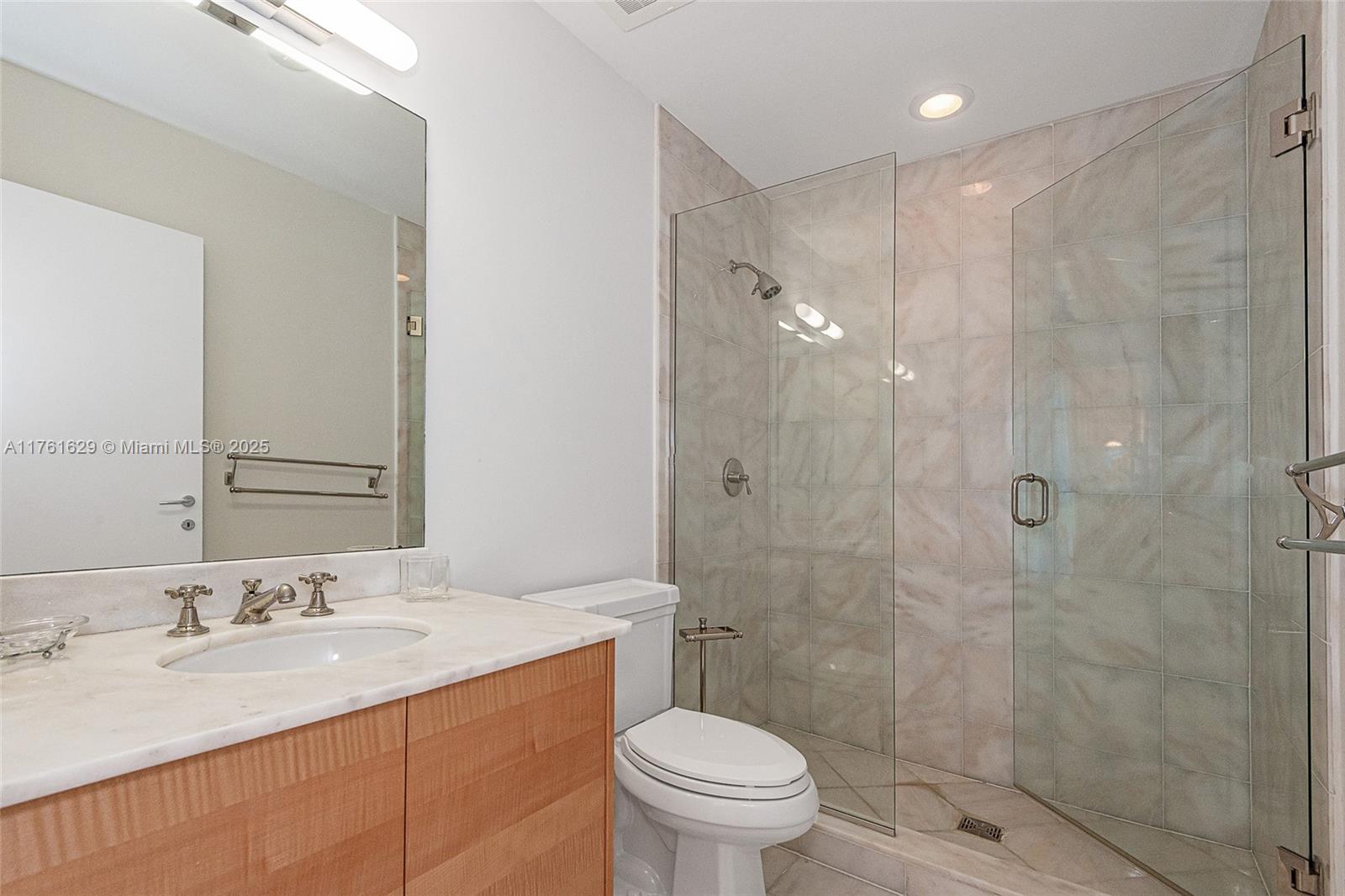 CONTINUUM ON SOUTH BEACH - Residential Lease
