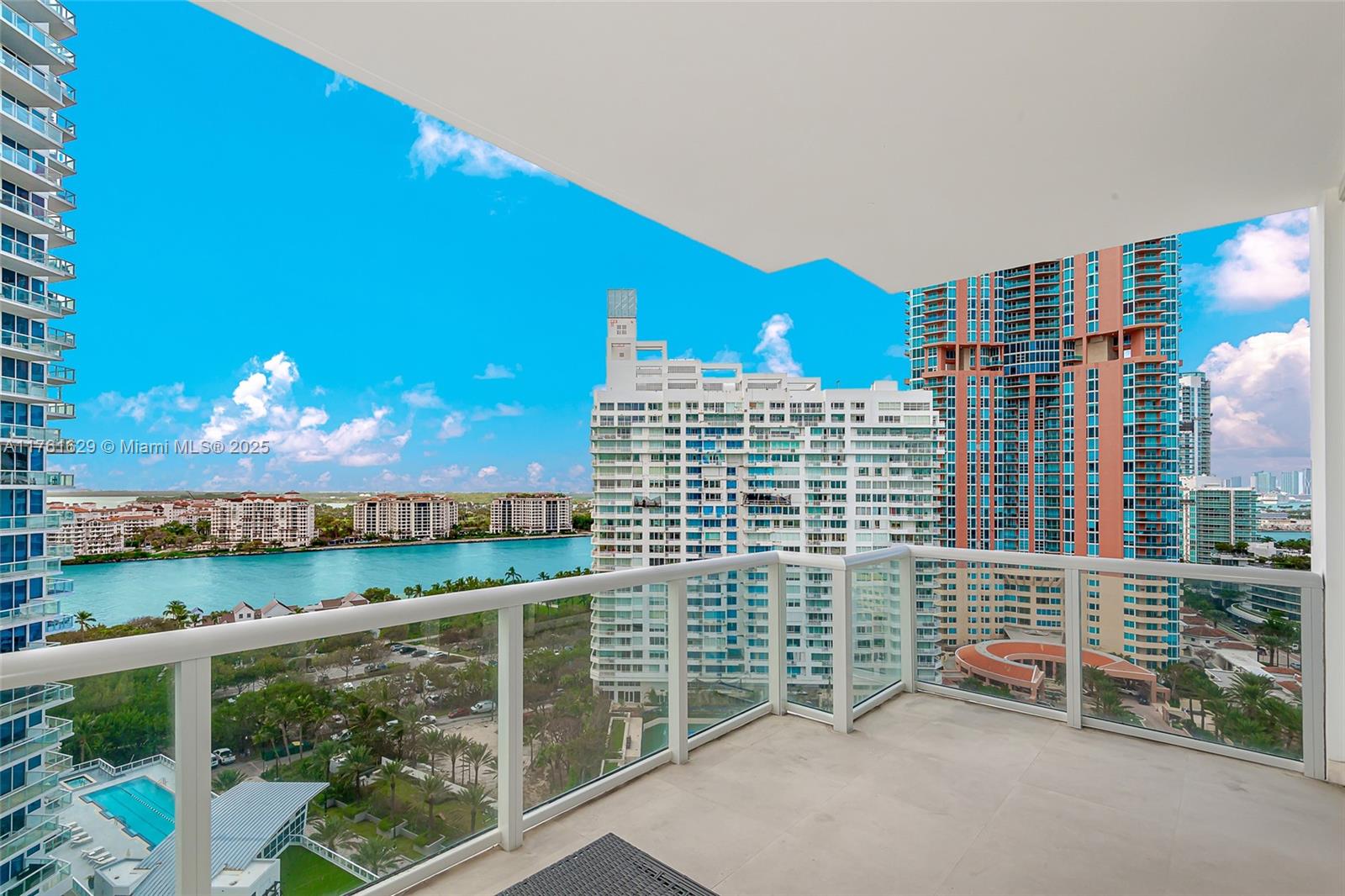 CONTINUUM ON SOUTH BEACH - Residential Lease