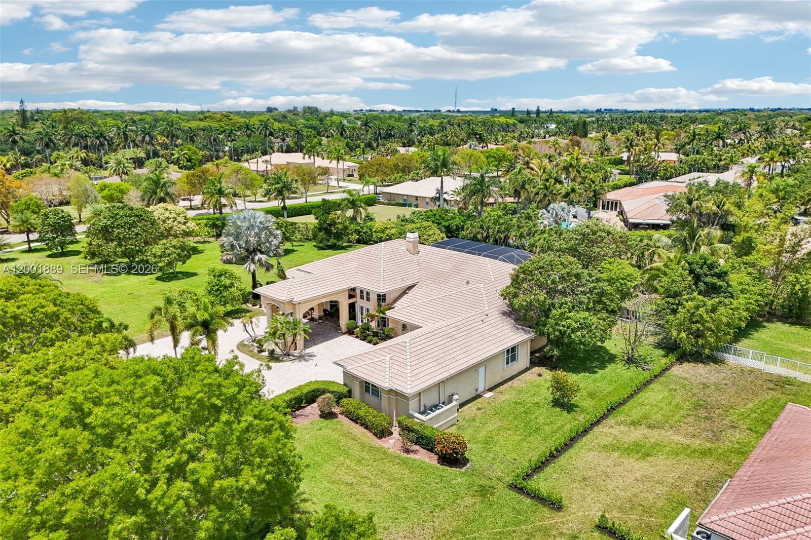 COUNTRY GLEN - Residential