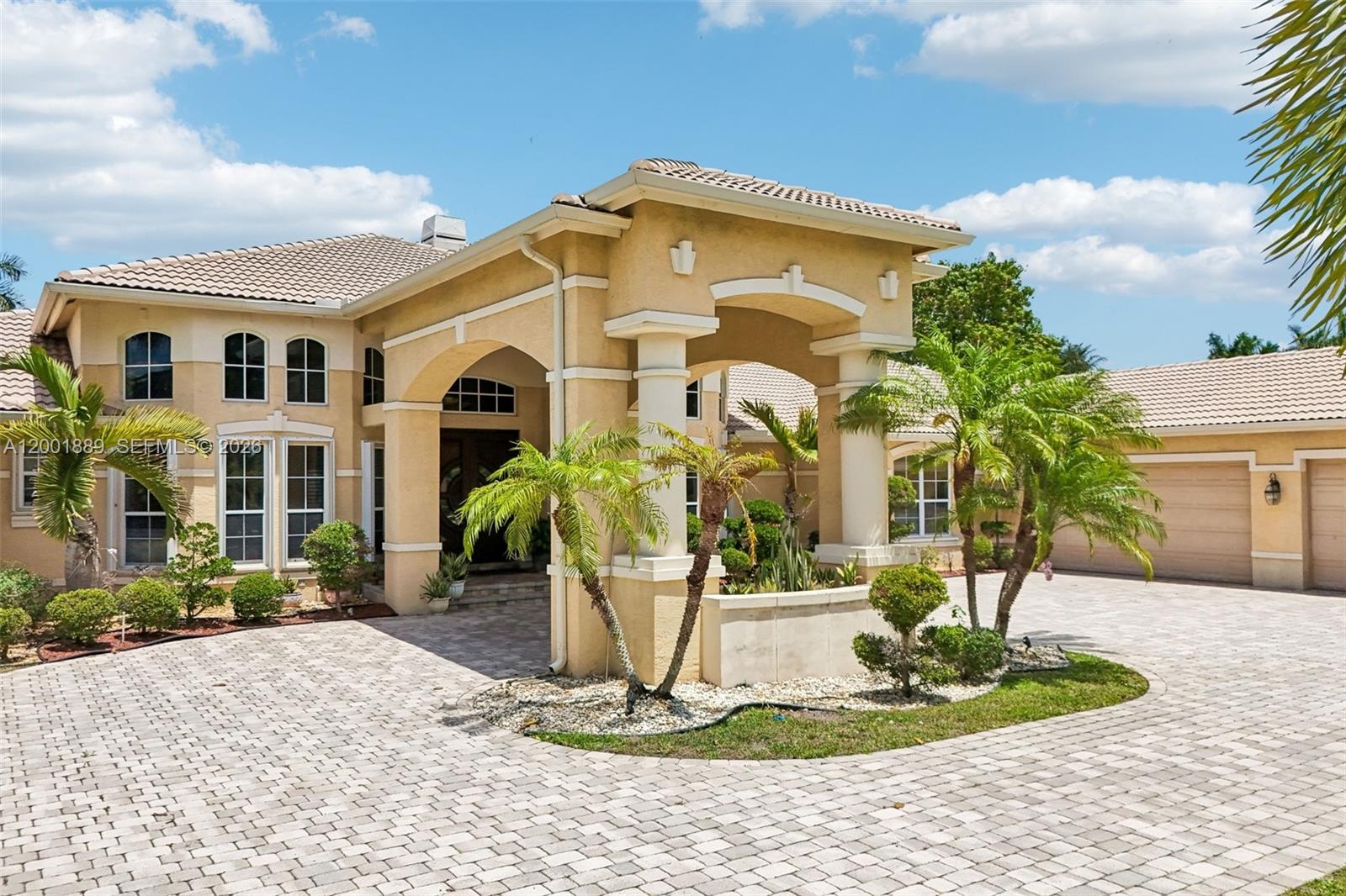 COUNTRY GLEN - Residential