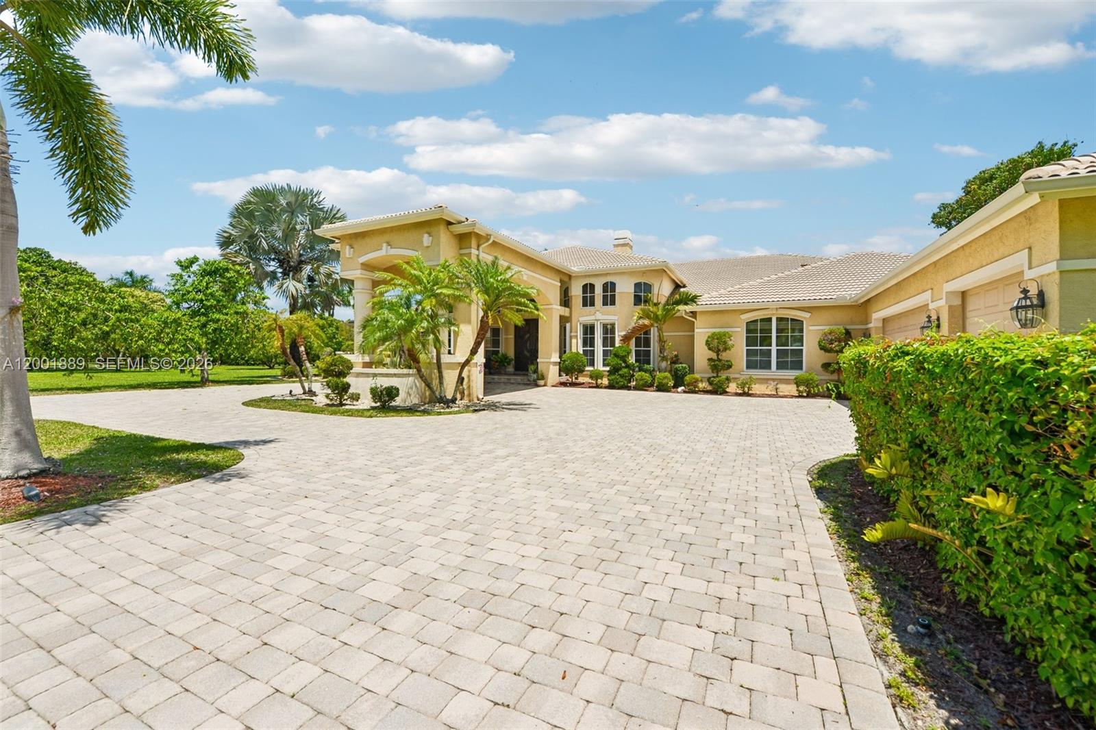 COUNTRY GLEN - Residential