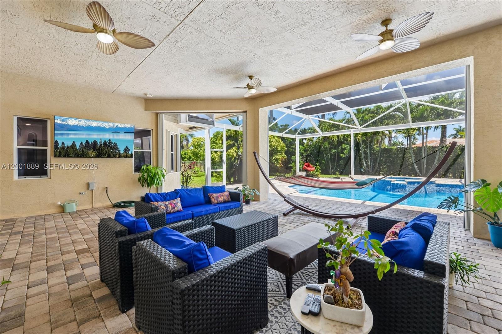 COUNTRY GLEN - Residential
