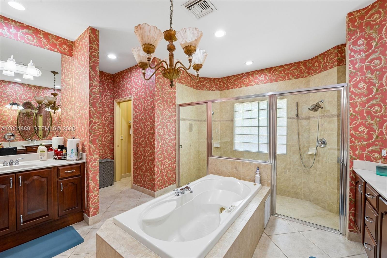 COUNTRY GLEN - Residential