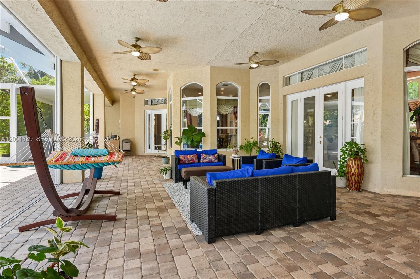 COUNTRY GLEN - Residential
