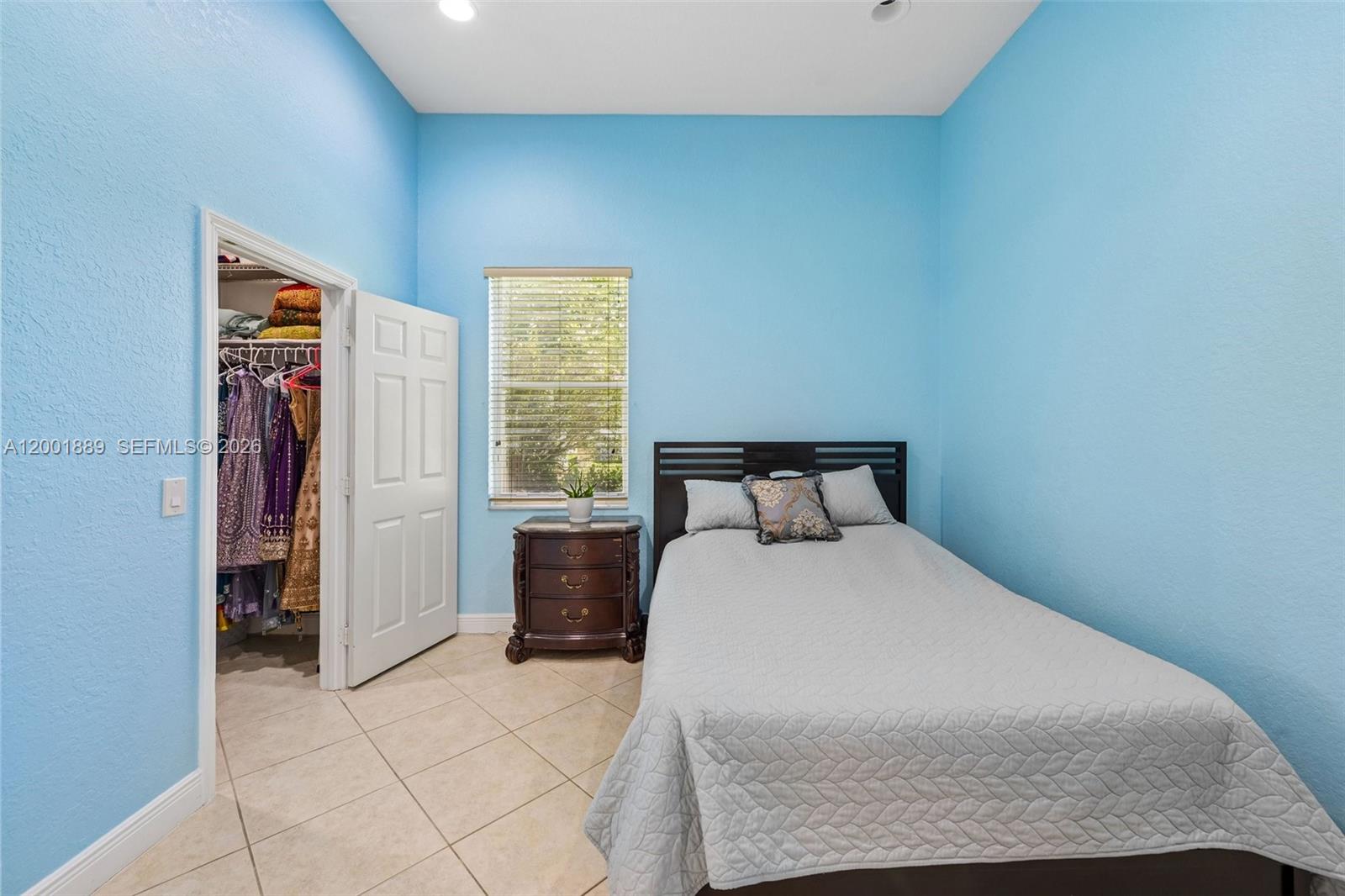 COUNTRY GLEN - Residential