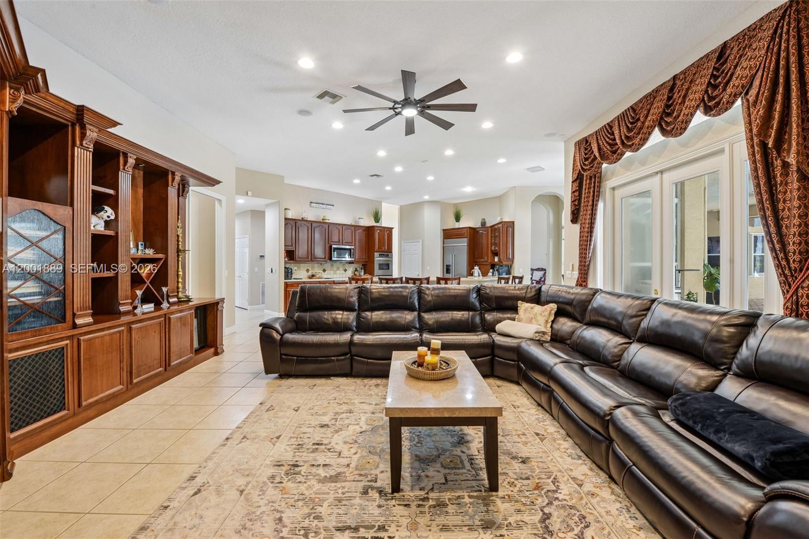 COUNTRY GLEN - Residential