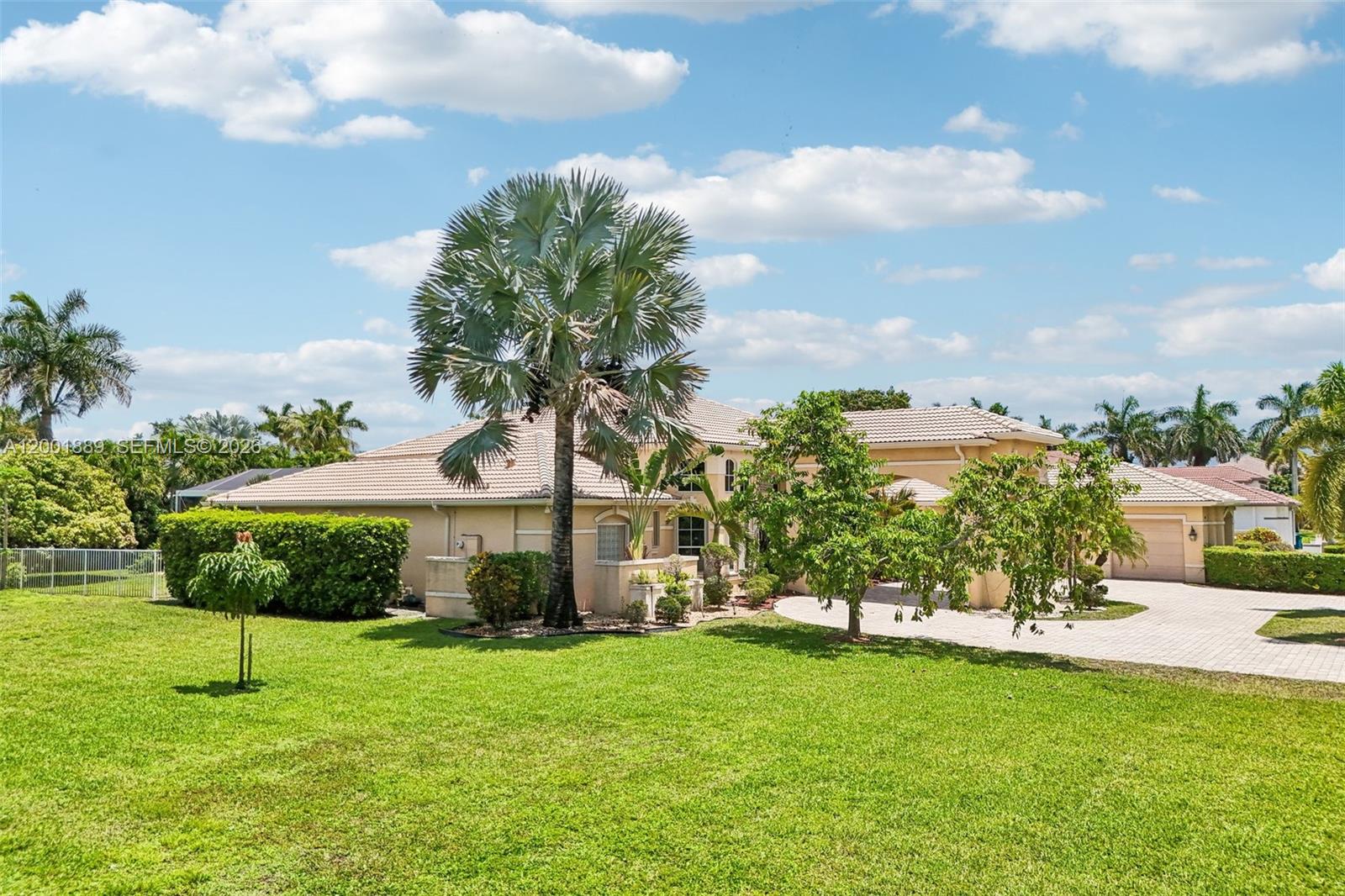 COUNTRY GLEN - Residential