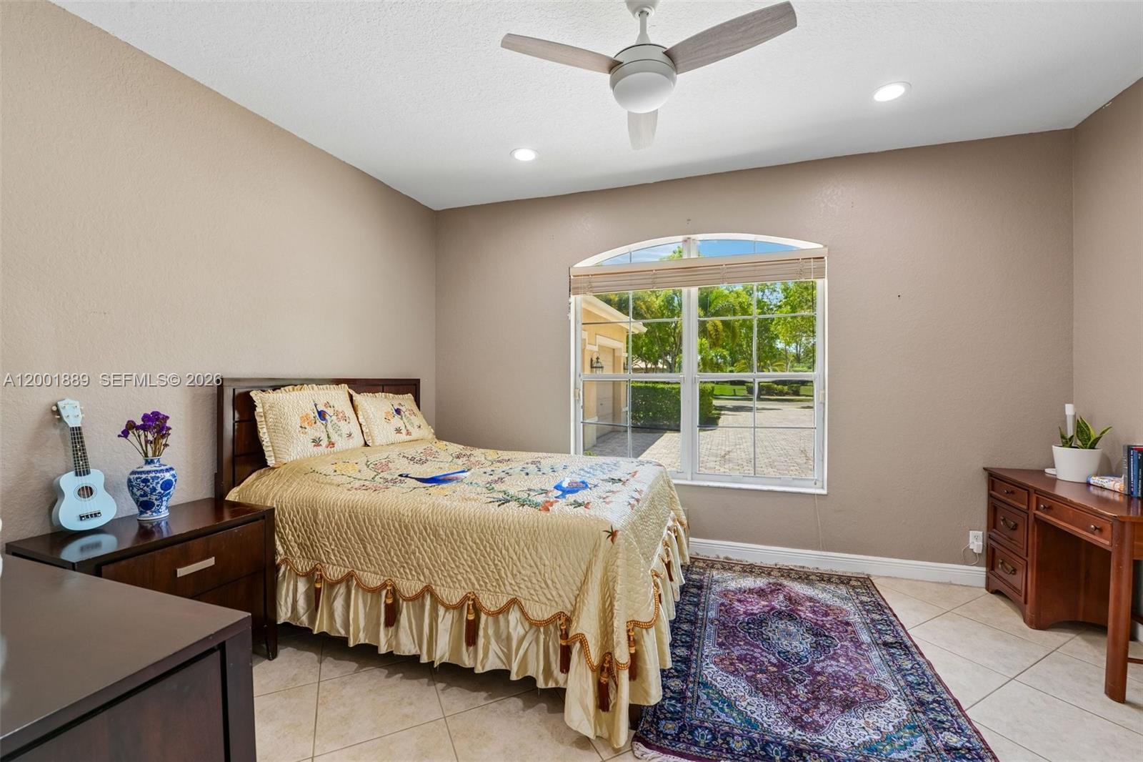 COUNTRY GLEN - Residential
