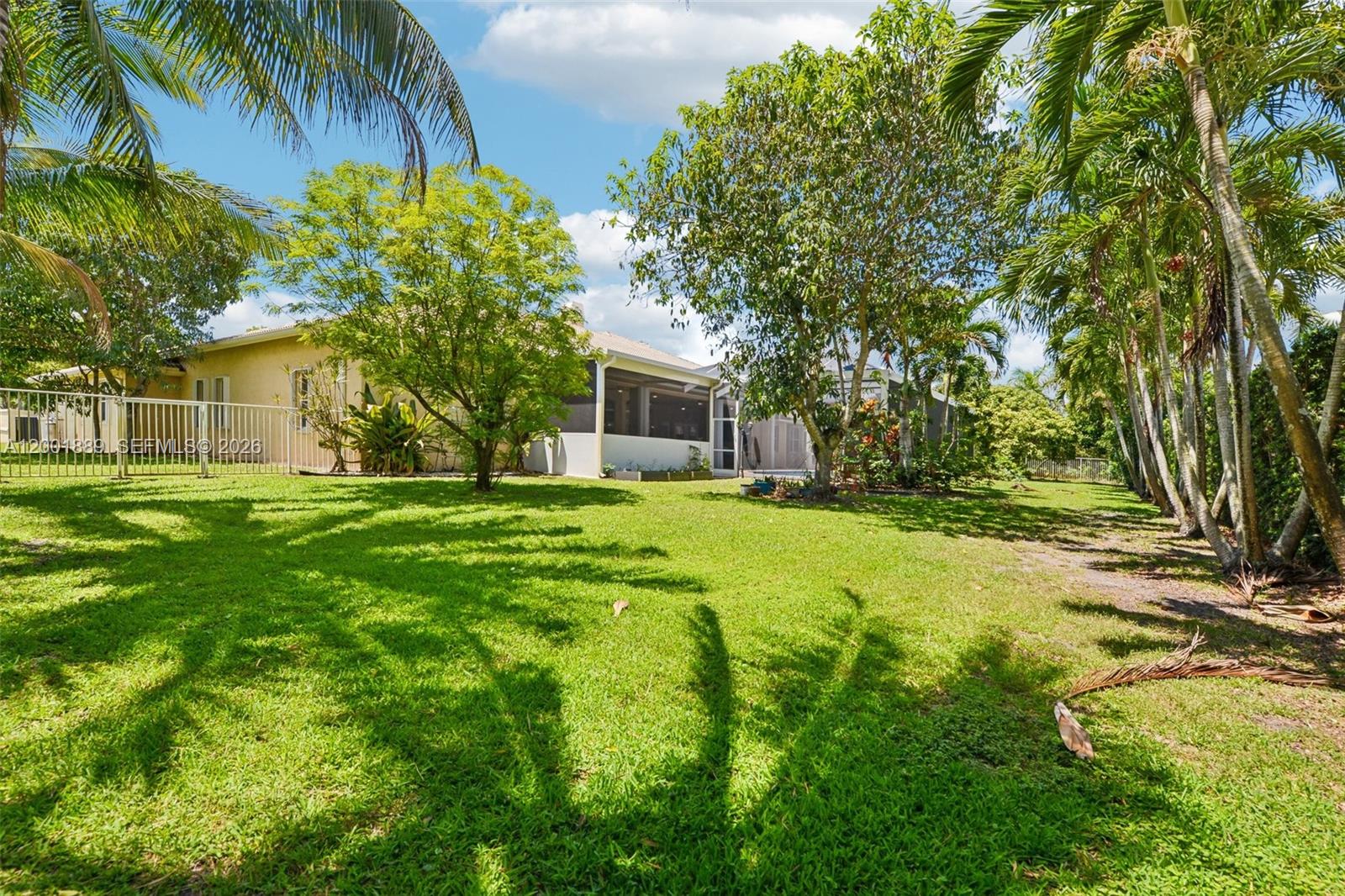 COUNTRY GLEN - Residential