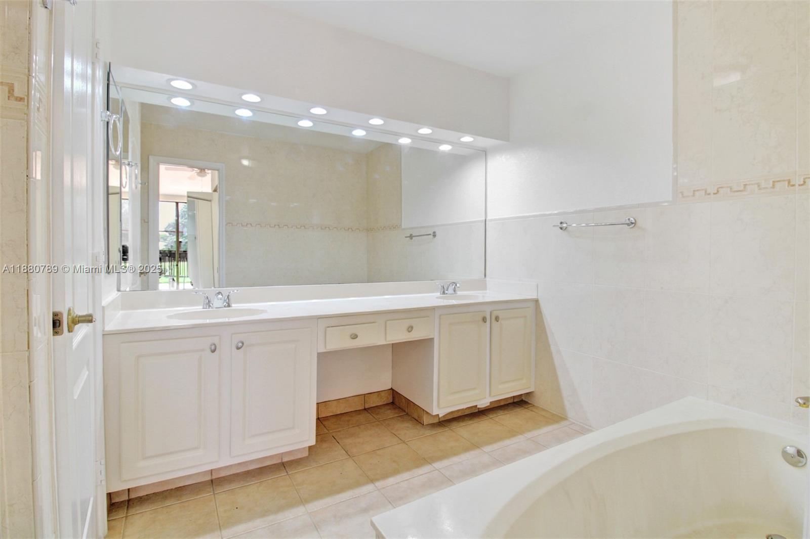 COSTA DEL SOL CONDO D - Residential