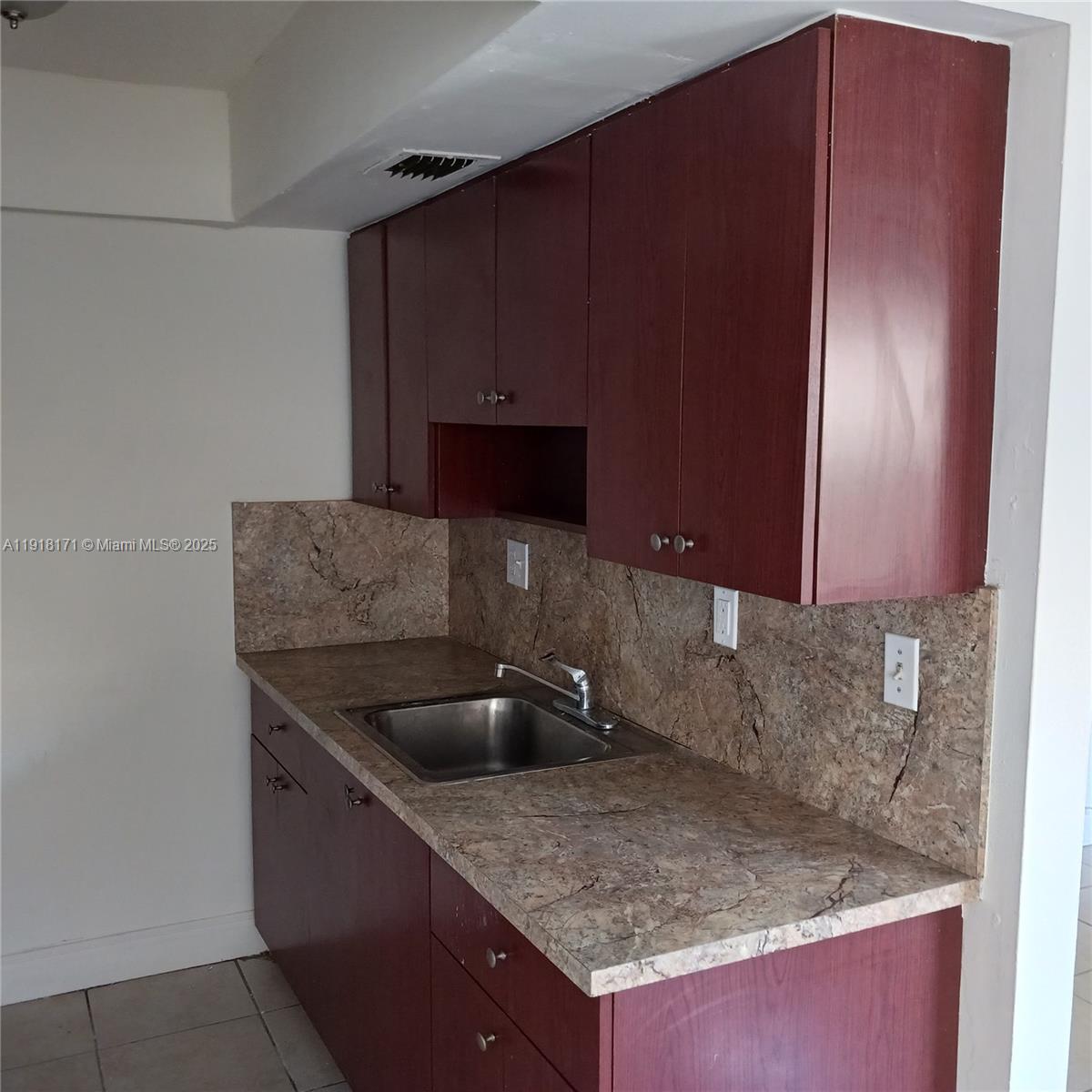 HABITAT II CONDO - Residential