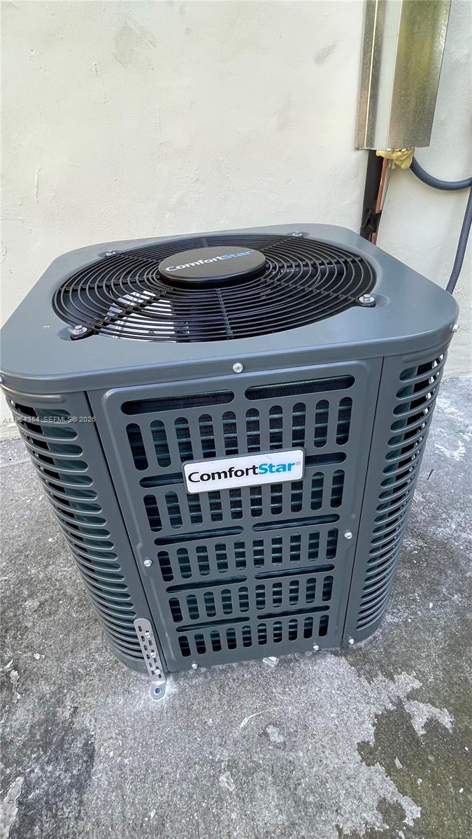 NORTH WEST LAUDERDALE - Residential